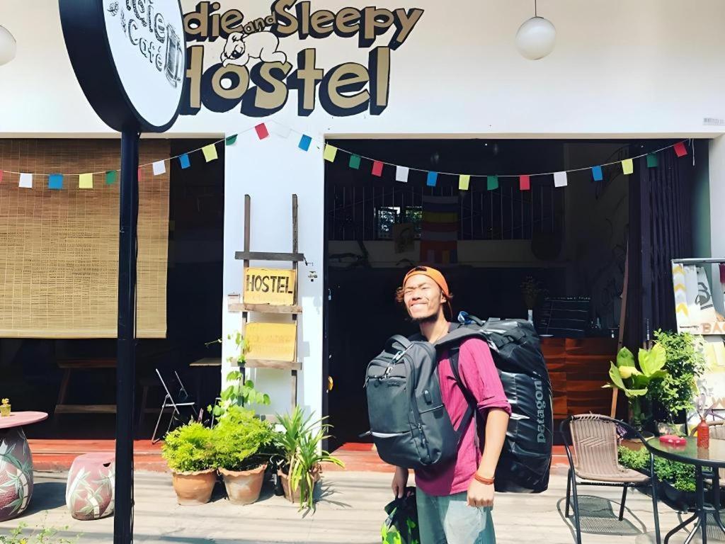 Oldie And Sleepy Hostel Udon Thani Exterior photo